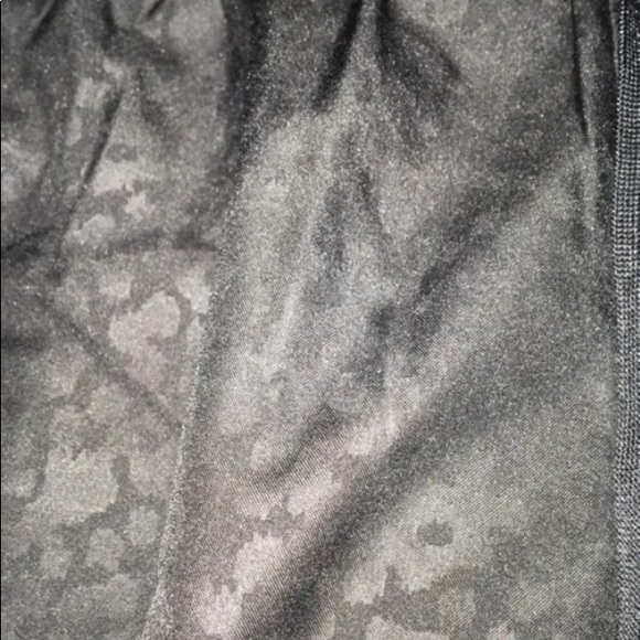 Old Navy dolphin hem shorts - Picture 2 of 8